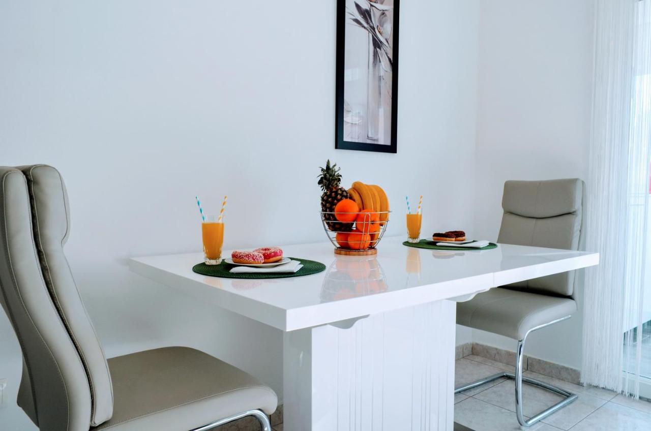 Mihaela Studio Apartmans 150M Near The Beach Kaštela エクステリア 写真