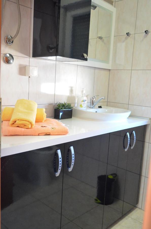 Mihaela Studio Apartmans 150M Near The Beach Kaštela エクステリア 写真