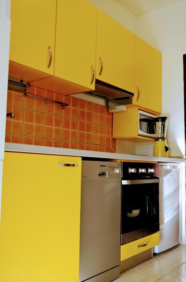 Mihaela Studio Apartmans 150M Near The Beach Kaštela エクステリア 写真