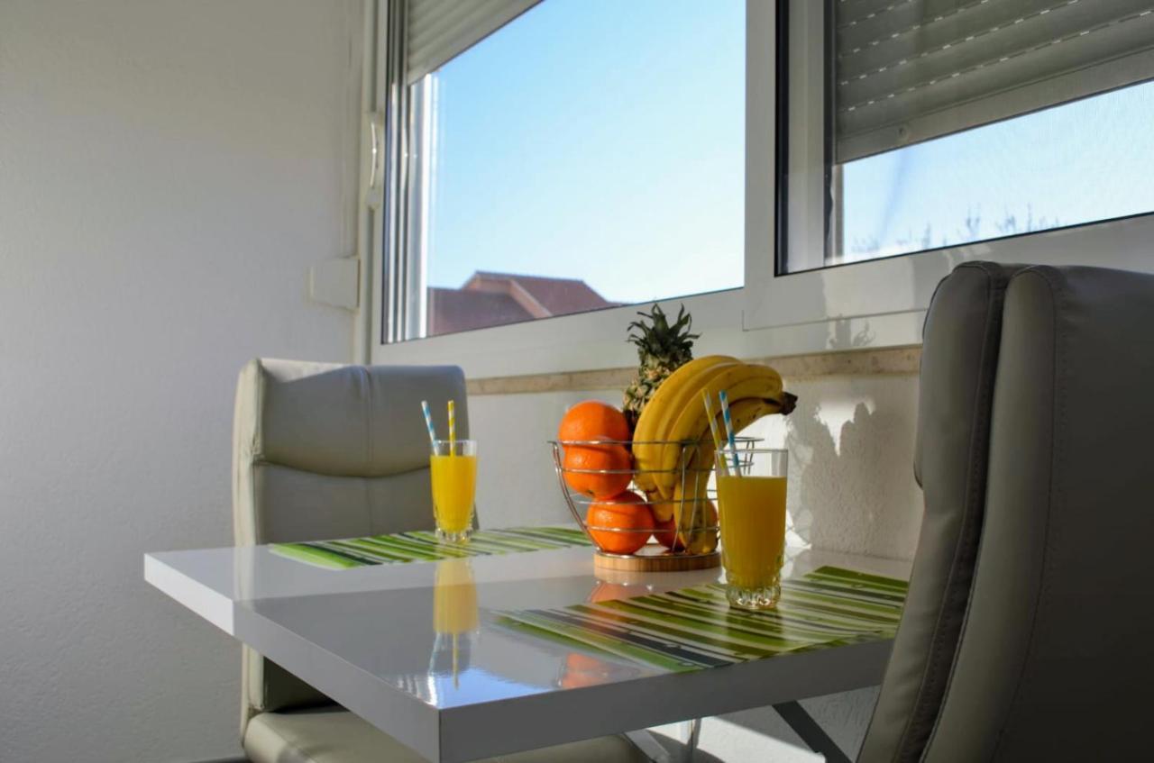 Mihaela Studio Apartmans 150M Near The Beach Kaštela エクステリア 写真
