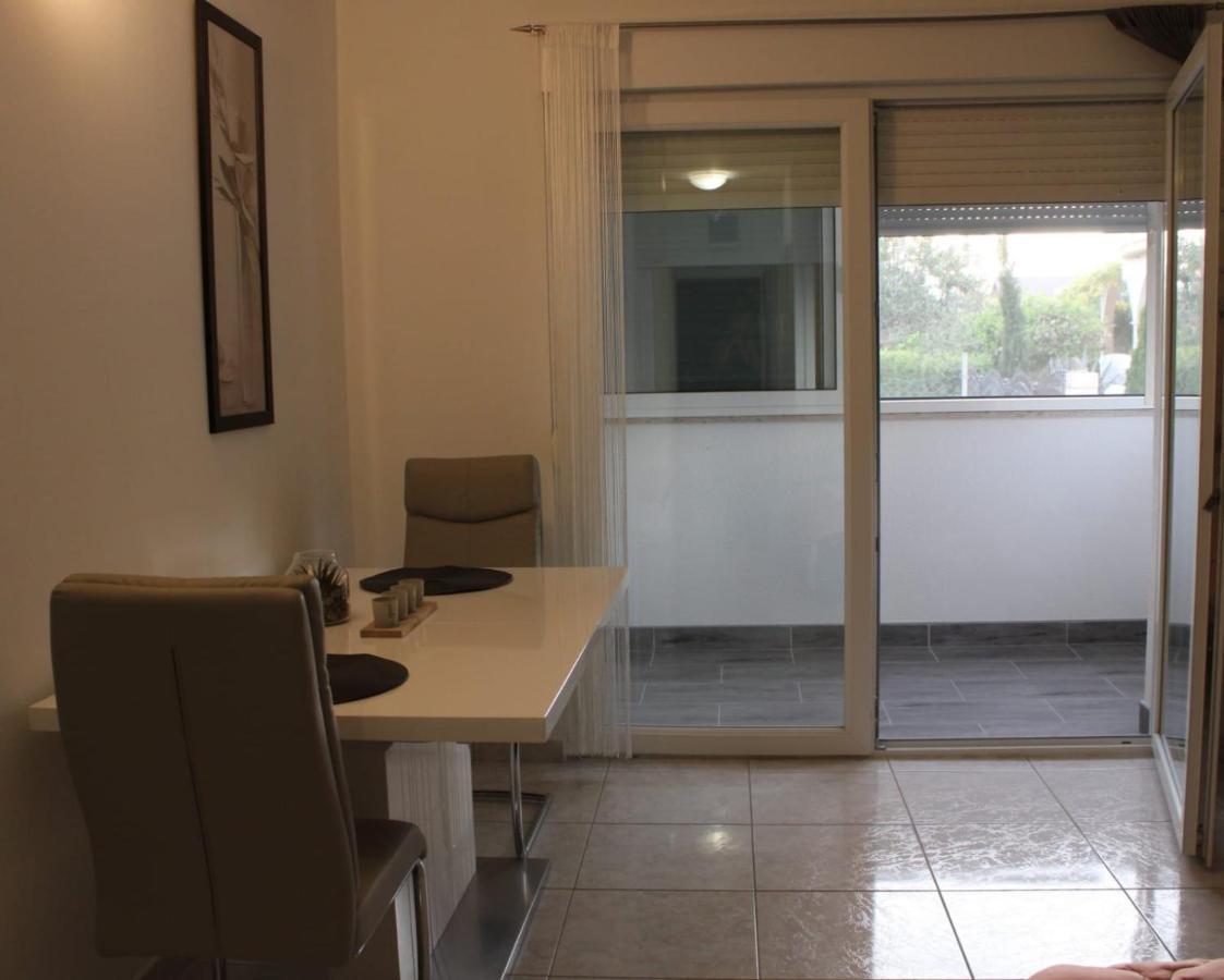 Mihaela Studio Apartmans 150M Near The Beach Kaštela エクステリア 写真