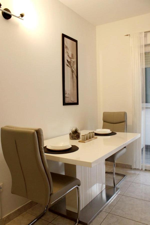 Mihaela Studio Apartmans 150M Near The Beach Kaštela エクステリア 写真