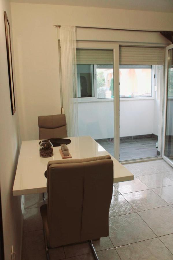 Mihaela Studio Apartmans 150M Near The Beach Kaštela エクステリア 写真